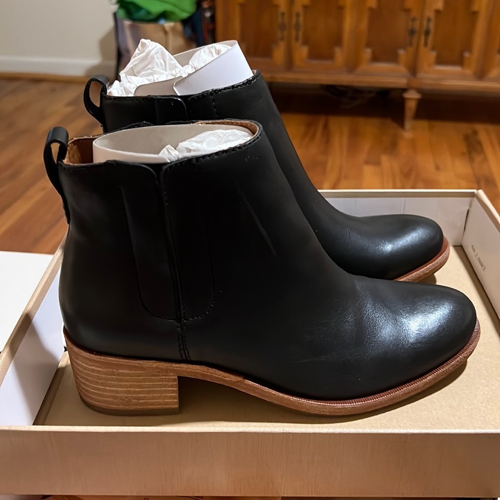 Kork-Ease Mindo Bootie Size 7/38 NIB